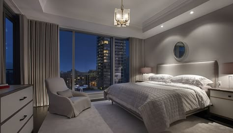 Penthouse Guest Bedroom, Mansion Guest Bedroom, Bedroom Expensive, Four Seasons Hotel Room, Luxury Apartment Bedroom, Penthouse Bedroom, Bad Room Design, Huge Bedrooms, Fancy Bedroom