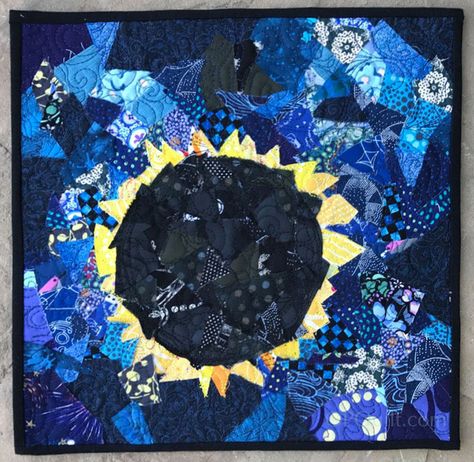 Eclipse: Final *Four-in-Art* Art Quilt | OccasionalPiece--Quilt! Eclipse Quilt, Embroidery Doodles, Improv Piecing, Eclipse Art, Circle Quilt Patterns, Eclipses Art, Eclipse Party, Cross Ideas, Sky Quilt