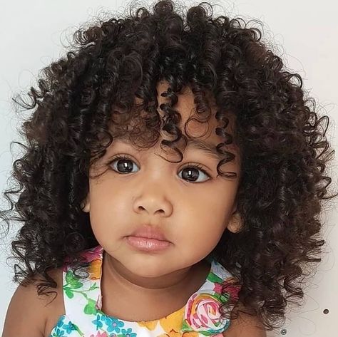 Shoulder Length Curly Hair Cuts, Hair Cuts Styles, Cutest Hairstyles, Coily Natural Hair, Shoulder Length Curly Hair, Layered Curly Hair, Textured Haircut, Wavy Hairstyles Medium, Medium Curly Hair Styles