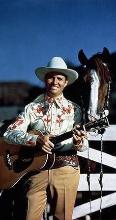 Pictures & Photos of Gene Autry - IMDb Red Dirt Country, Old Western Movies, Gene Autry, Hollywood Music, Tv Westerns, American Pie, Man On The Moon, Hollywood Legends, Native American Culture