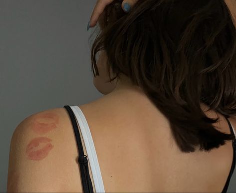 Lipstick Marks On Girlfriend, Kiss Mark Aesthetic, Kiss Mark Tattoo, Kiss Lip Tattoos, Kiss Reference, Red Lipstick Kisses, Kisses Back, Kiss Mark, Lipstick Mark