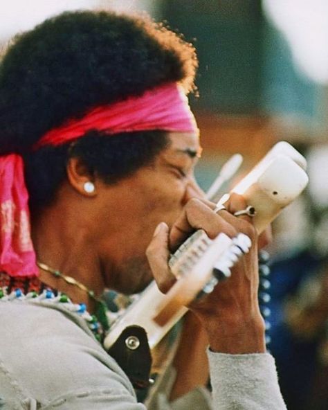 Jimi Hendrix Quotes, Jimi Hendrix Woodstock, Woodstock Hippies, 20th Century Music, Woodstock 1969, Dimebag Darrell, Jimi Hendrix Experience, Stevie Ray Vaughan, Stevie Ray