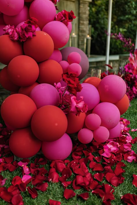 Ballon Set Up, Pink And Red Party Theme, Balloons And Flowers, Balloons Galore, Napa Ca, Birthday Party Theme Decorations, Birthday Balloon Decorations, Balloon Backdrop, Balloon Wall