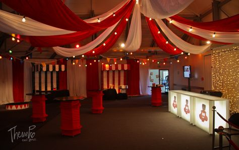 Haunted Circus, Carnival Theme Party, Haunted Carnival, Circus Birthday Party Theme, Office Halloween, Diy Carnival, Creepy Carnival, Halloween Circus, Circus Wedding