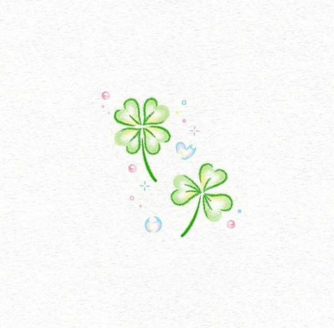 Thailand Tattoos, Finger Tattoos Words, Four Leaf Clover Tattoo, Shamrock Tattoos, Cool Nature, Clover Tattoos, Mini Doodle, Small Pretty Tattoos, Bow Tattoo