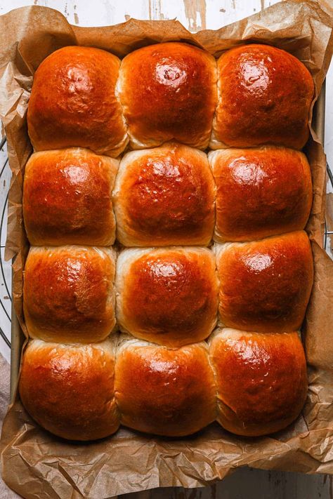 Brioche Rolls Recipe - The Perfect Dinner Bread Brioche Rolls Recipe, Brioche Dinner Rolls, Brioche Bread Recipe, Fluffy Rolls, Butter Rolls, Chocolate Brioche, Pizza Bread Recipe, Savory Baking, Buttery Rolls