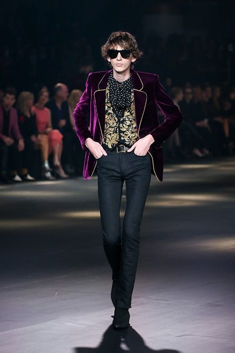 Hedi Slimane Presents Saint Laurent FW16 Collection In LA Glam Rock Outfit Men, Rock Outfit Men, Glam Rock Outfits, Glam Rock Style, Rock Style Men, Modern Mens Fashion, Hedi Slimane, Rock Outfits, Studio 54