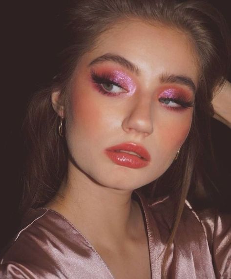 Pink Makeup Looks, Disco Makeup, Maquillage On Fleek, Pink Eye Makeup, Dope Makeup, Colorful Eye Makeup, Makeup Eye Looks, Glamour Makeup, Makeup Makeover