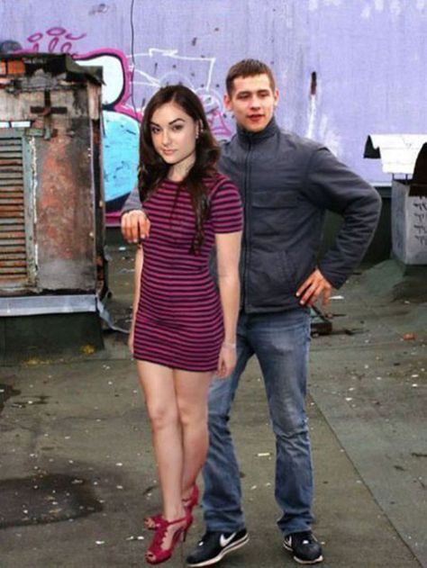 26 Guys With Photoshopped Girlfriends Bad Photoshop, Sunday Meme, Virtual Girlfriend, Need A Girlfriend, Friday Meme, Photoshop Fail, Funny Photoshop, Girlfriend Humor, Haters Gonna Hate