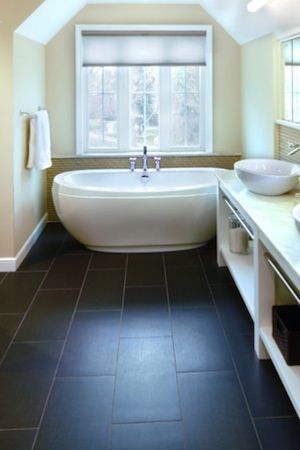 How to Clean Porcelain Tile: use a vinegar-water solution, NOT bleach Modern Traditional Bathroom Ideas, Black Bathroom Floor Tiles, Cleaning Porcelain Tile, Black Bathroom Floor, Traditional Modern Bathroom, Interrior Design, Black Floor Tiles, Black Tile, Great Bathrooms