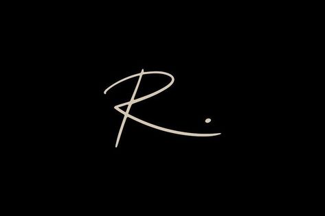 r letter mark signature handwriting R Design Letter, R Signature Ideas, Easy Signature Ideas, R Lettering, R Signature, R Logo Design, Letter R Tattoo, Bold Serif Fonts, Handwritten Type