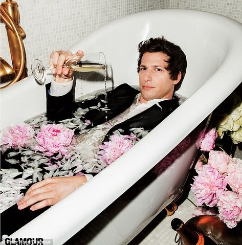 Andy Samberg insists men who call women unfunny are 'f***ing idiots' | Mail Online Xavier Samuel, Brooklyn 9 9, Jake Peralta, Andy Samberg, Septième Art, Memes Lol, Logan Lerman, Hayden Christensen, Brooklyn Nine Nine