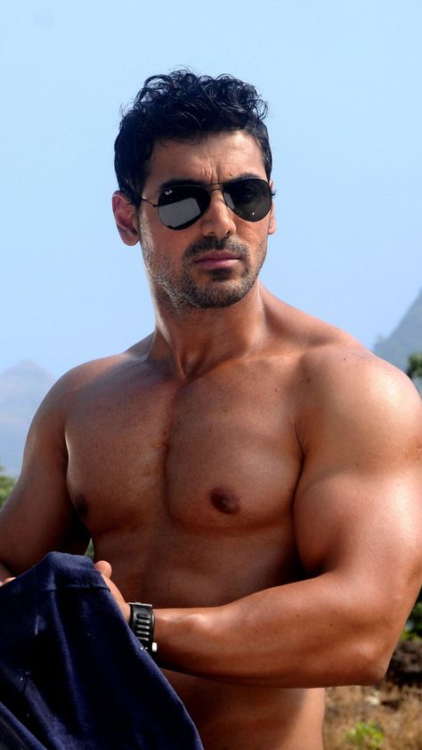 John Abraham Body Hd Wallpaper, Indian Bodybuilders Men, John Abraham Wallpaper, John Abraham Body, Varun Dhawan Body, Indian Bodybuilder, Shirtless Actors, Hd Mobile Wallpaper, Bodybuilding Tank Top