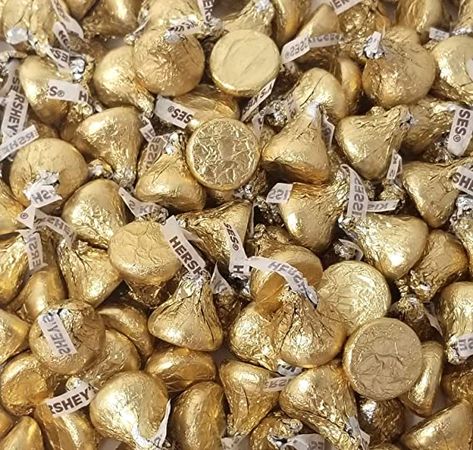 Gold Things, Golden Birthday Parties, Buffet Dessert, Gold Dessert, Gold Candy, Hershey's Kisses, Gold Birthday Party, Golden Birthday, Gold Theme