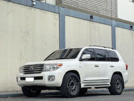 Atoy customs 4x4 and BodyKits on Instagram: "Evocorse wheels done on this Toyota LC200!   1755 E Rod Ave cor New York st Qc 78301235 Mon to Sat 9am to 6pm" Toyota Lc200, March 16, Land Cruiser, Toyota, Wheel, Trucks, New York, Cars, On Instagram