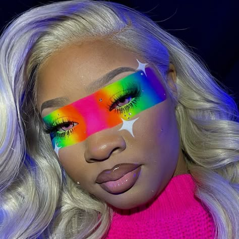 Rainbow Makeup Looks Pride, Makeup Looks Bright, Pride Makeup Looks, Rainbow Makeup Looks, Pride Makeup Ideas, Trippy Makeup, Makeup Pride, Crazy Eye Makeup, Rainbow Eye Makeup