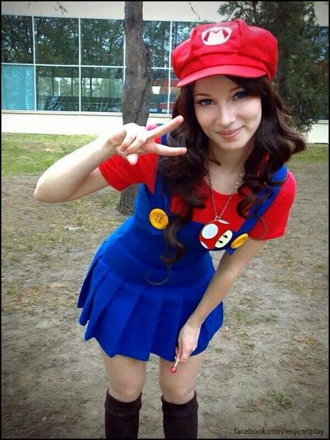 Cute Mario cosplay girl Mario Cosplay, Mario Costume, Diy Kostüm, Fantasias Halloween, Cute Costumes, Best Cosplay, Cosplay Outfits, Halloween Cosplay, Super Mario Bros