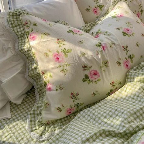 Pastel bed sheets