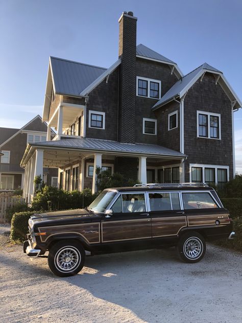 1991 Jeep Grand Wagoneer Station Wagon Aesthetic, Vintage Jeep Wagoneer, Beautiful America, Jeep Grand Wagoneer, Triumph Cars, Vintage Jeep, Grand Wagoneer, Old Wagons, Old Jeep