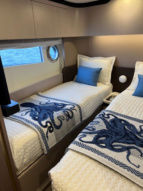 Boat Bedding, Boat Interior Design Cabins, Yacht Room Interior, Yatch Interiors, Yacht Bedding, Yacht Bedroom, Small Yacht Interior, Yacht Decor, Boat Bedroom