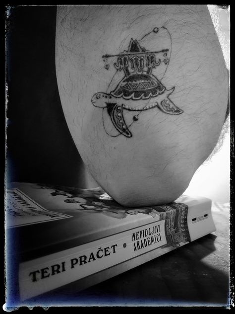 Terry Pratchett Tattoo, Pratchett Tattoo, Torso Tattoo Ideas, Discworld Tattoo, David Tattoo, Terry Pratchett Discworld, Heart Tattoos, Turtle Tattoo, Space Tattoo