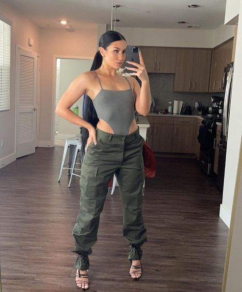 Heels And Cargo Pants, Baggy Pants Heels Outfit, Cargo Pants Party Outfit, Parachute Pants With Heels, Baggy Pants With Heels, Bodysuit And Cargo Pants, Cargo Pants With Heels, Cargo Pants And Heels, High Rise Bodysuit