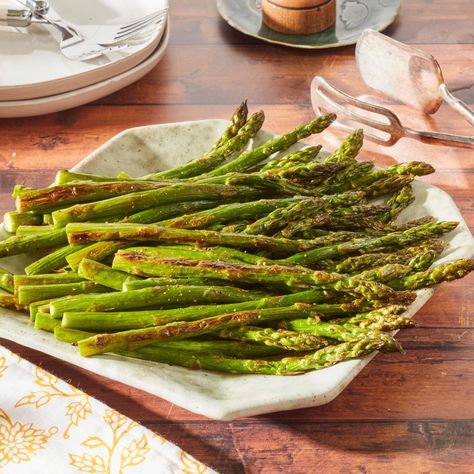 thepioneerwoman Cooking Beets In Oven, Cook Asparagus, Cooking Beets, Asparagus Recipes Roasted, Oven Roasted Asparagus, Easy Vegetable Side Dishes, Vegetable Side Dishes Recipes, How To Cook Asparagus, Roasted Asparagus