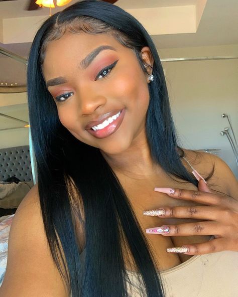 Chocolate Godde$$ ➕Entertainer on Instagram: “Pure Chocolate 🥺💕 Cambodian Straight @yummyextensions installed by @jasmine.dior 🌹💫” Summerella Hair, Summerella Instagram, Glo Up, Black Photography, Aesthetic Girl, Body Goals, Black Women, Dior, Pure Products