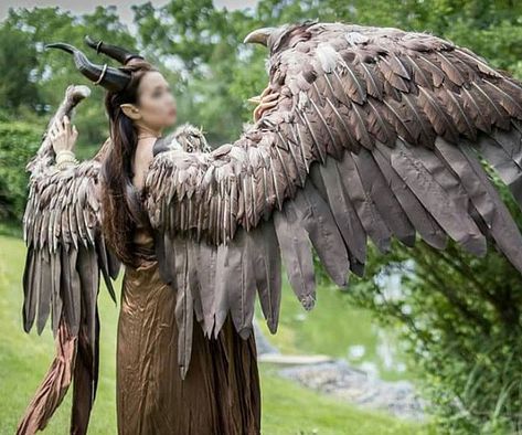 Maleficent Wings Maleficent Costume Diy, Maleficent Wings, Maleficent Cosplay, Cosplay Wings, Maleficent Costume, Diy Wings, Childhood Dream, Idee Cosplay, Wings Costume