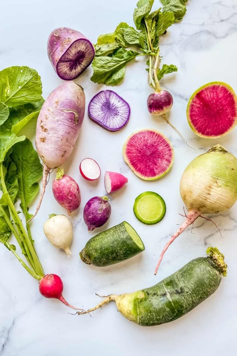 Here are many common types of radishes and how to use them in recipes and cooking. Different Types Of Radishes, Types Of Radishes, Wasabi Radish Recipe, Watermelon Radish Recipe, Vegetables Aesthetic, Yummy Easy Snacks, Radish Recipe, Easy Canapes, French Breakfast Radish