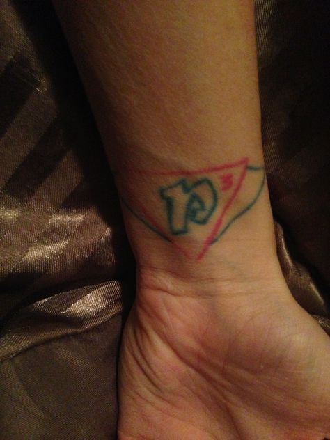 P3 charmed tattoo!! Charmed Tattoo, Tv Tattoo, Charm Tattoo, Upper Back Tattoos, Charmed Tv, Art Tattoos, Back Tattoo, Tattoos And Piercings, Body Art Tattoos