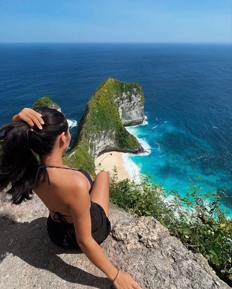 Kelingking Beach Bali, Bali Picture Ideas, Bali Pics, Bali Outfit, Bali Travel Photography, Nusa Penida Bali, Kelingking Beach, Bali Baby, Bali Trip