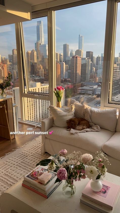 Appartement New York, City View Apartment, Girl Apartment, Aesthetic Apartment, Apartment View, Apartment Goals, Dream Apartment Decor, Future Apartment Decor, Home Decor Ideas Living Room