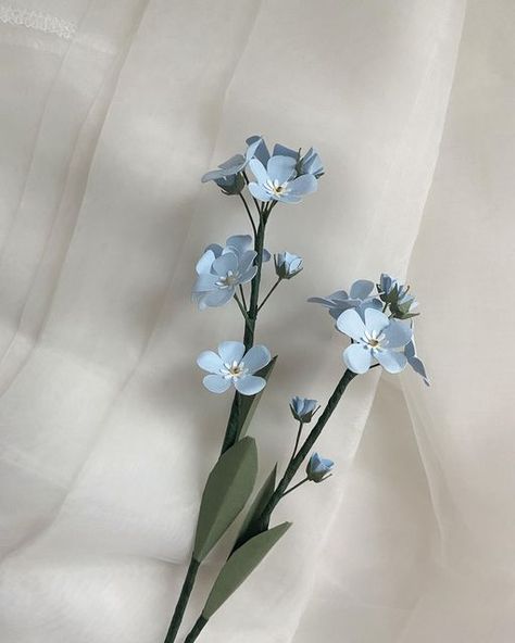 Forget Me Not Origami, Origami Forget Me Not, Blue Paper Flower Bouquet, Paper Forget Me Not Flowers, Forget Me Not And Lily Of The Valley, Paper Forget Me Not Flowers Diy, Forget Me Not Paper Flowers, Forget Me Nots Aesthetic, Aesthetic Paper Flowers