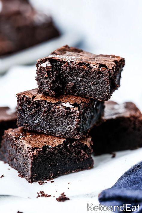 Keto Fudgy Cocoa Brownies - Easy Low Carb Version Cocoa Keto Recipes, Keto Brownie Mix Recipe, Keto Cocoa Powder Recipes, Keto Chocolate Brownies, Sugar Free Brownies Easy, Keto Brownies Recipes, Stevia Brownies, Keto Desserts Easy Quick, Keto Brownies Almond Flour