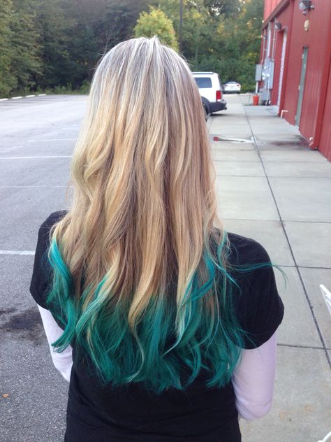 Blonde hair with teal green ombre ends Ash Ombre Hair, African American Hair Color, Teal Hair Dye, Dyed Ends Of Hair, Blonde Dye, Dyed Tips, Blond Ombre, Dyed Hair Pastel, Ombre Blond