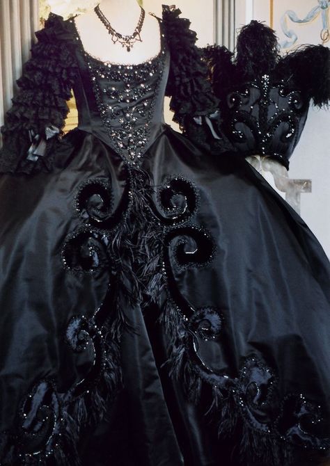 Black Rococo Dress, Black 18th Century Dress, 1700 Gowns, 1700 Dresses, Black Rococo, 18th Century Dresses, Rococo Dress, 18th Century Dress, Rococo Fashion