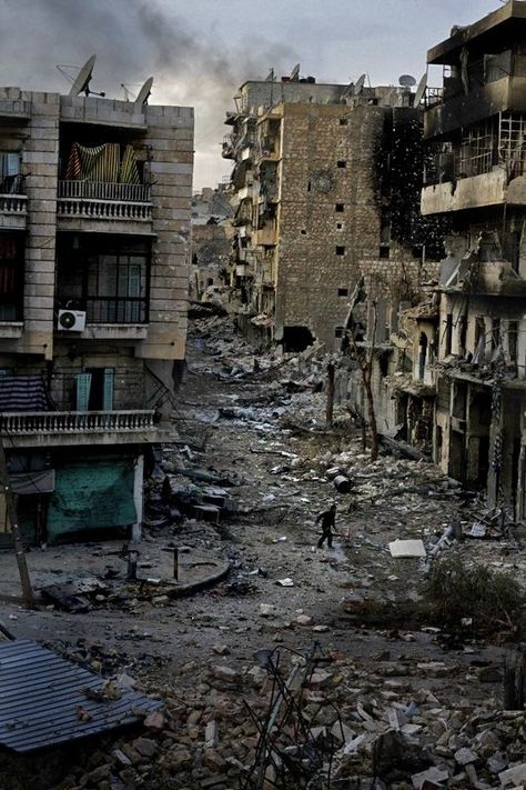 Carvalho_Alex_Atelier3_Référant_Ordinaire                                                                                                                                                                                 More Syria Before And After, Syria Pictures, Destroyed Building, Apocalypse Landscape, Apocalypse Aesthetic, No Man's Land, Apocalypse Art, World Press, Have Inspiration