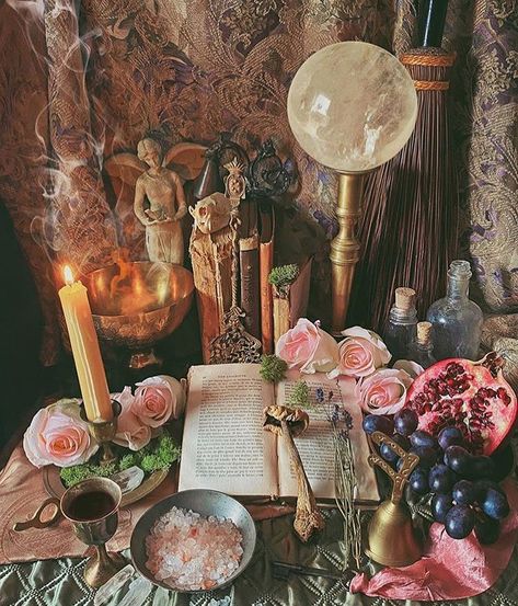 7,292 Likes, 36 Comments - The Green Witch (@thenatureofawitch) on Instagram: “Blessed Beltane! How are you spending it? 🌸 • • • • • Feature By: @whisper_in_the_wood • • • Check…” Sacred Space Altar, Goddess Provisions, Witch Cottage, Green Witchcraft, Witches Altar, Pagan Altar, Witchy Decor, Season Of The Witch, Altar Decorations