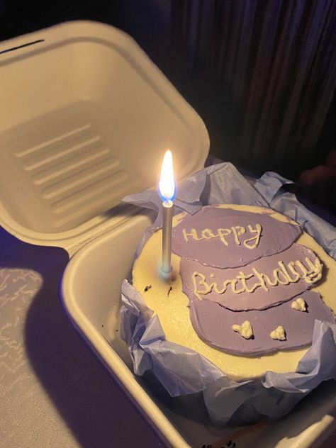 Fake Birthday Cake Story, Cake Birthday Snapchat, Model Kue Ultah Aesthetic, Birthday Cake Snapgram, Birthday Cake Snap, Happy Birthday Cake Snapchat Stories, Mama Cake, Fake Pic, Funny Bio Quotes