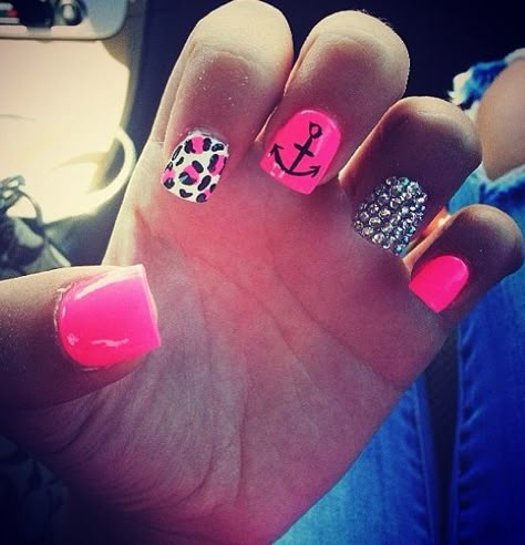 cute hot pink with anchor nails Anchor Nails, Chevron Nails, Graduation Nails, Super Cute Nails, Cute Nail Art Designs, Cute Nail Ideas, Nails And Toes, I Love Nails, Pink Nail