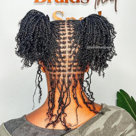 Microlocs Parting, Micro Locs Parting, Mini Twist Locs, Microtwist Natural Hair, Microloc Grid, Dyed Microlocs, Micro Locs Starter, Tiny Locs, Microloc Journey