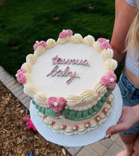 Taurus Cake Ideas, Taurus Baby Cake, Taurus Birthday Party, Taurus Cake, Birthday Taurus, 23 Birthday, Taurus Birthday, Pastel Cakes, Vintage Cakes