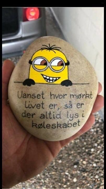 Påskeaktiviteter For Barn, Minion Rock, Mandala Painting, Stone Crafts, Rock Painting Art, Rock Crafts, Stone Rocks, Stone Art, Diy Inspiration