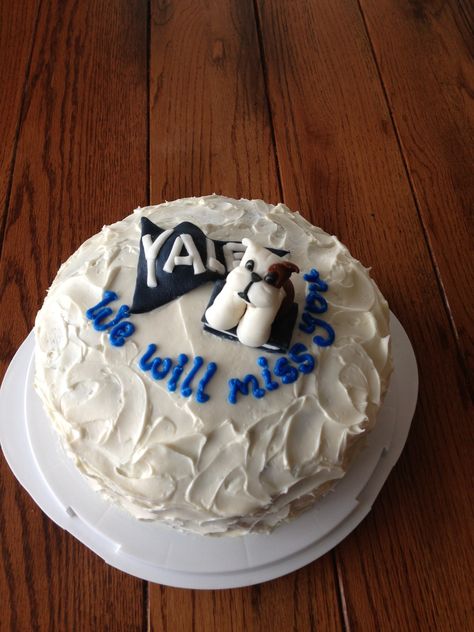 Yale University Cake by Luneta C. Yale Graduation, Law School Graduation Cake, Yale Aesthetic, Yale College, Yale Law, University Inspiration, Yale Law School, College Vision Board, School Goals