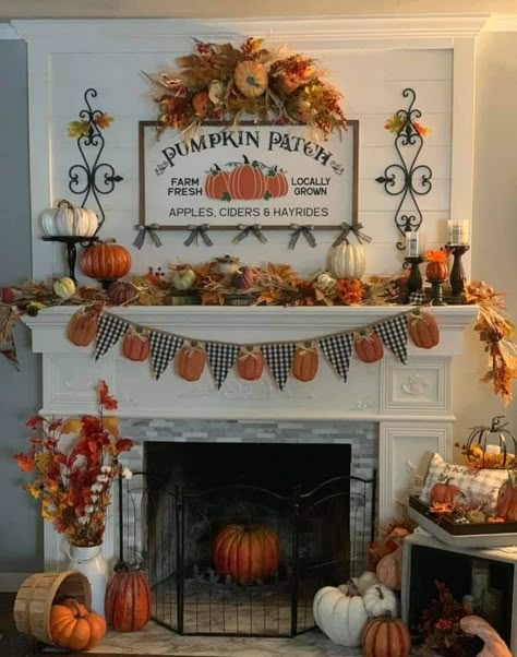 Fall Fireplace Decor, Fall House, Fall Mantle Decor, Halloween Decorations Outdoor, Fall Room Decor, Fall Fireplace, Halloween Decor Ideas, Fall Mantle, Cozy Fall Decor