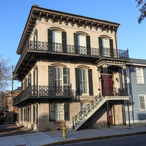 https://flic.kr/p/2itGXuy | Historic house / Savannah, Georgia Savannah Georgia Architecture, Savannah Architecture, Savannah Georgia Homes, Georgia Architecture, Savannah Houses, People Reference, Historic Savannah, England London, Historic House