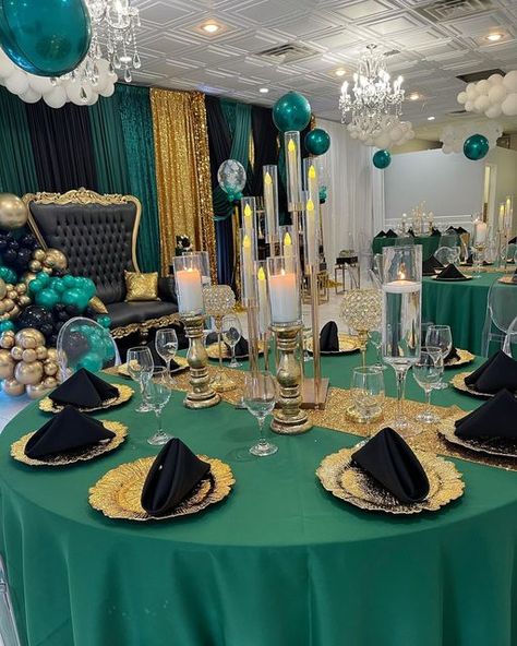 𝐻💍𝓊𝓈𝑒 🎩𝒻 𝓉𝒽𝓇👑𝓃𝑒𝓈 on Instagram: "21st Birthday Celebration introducing our metallic green wall ❇️ Venue & Decor @houseofthronesevents Balloons & Rentals @chicagolandluxerentals Desserts @gl_creations" Dark Green Black And Gold Party Decor, Green Gold And Black Sweet 16, Blue Green And Gold Party Decorations, 21st Birthday Ideas Emerald Green, 21st Birthday Ideas Green And Gold, Green Gold Birthday Decor, Graduation Party Ideas Green And Gold, Green Black And Gold Birthday Decor, Green And Gold Brunch Decor