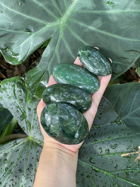 Jade Palm Stone Green Nephrite Jade Meditation Stone Heart - Etsy Pluto Sagittarius, Water Creatures, Crystal Garden, Jade Crystal, Palm Stones, Cleansing Crystals, Meditation Stones, Nephrite Jade, Medical Help