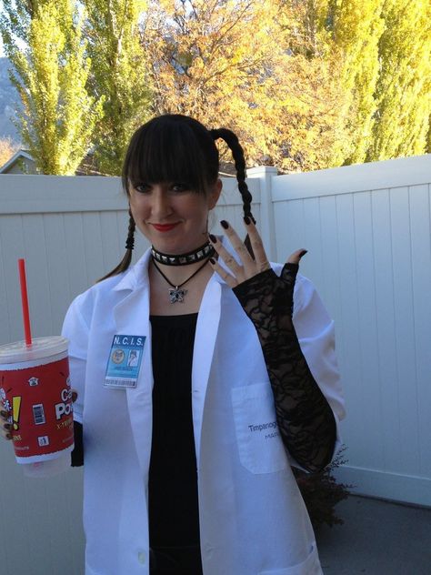 Cool NCIS costume! Ncis Halloween Costumes, Abby Ncis Costume, Ncis Costume, Ncis Abby Costume, Ncis Abby Sciuto Tattoos, Ncis Kate, Ncis Abby And Gibbs, Comic Con Outfits, Ncis Abby